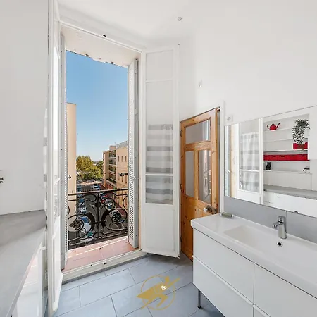 Grand T2 Hausmannien Face A La Gare - Thd Fibre - Park Proche - Clim * Єр