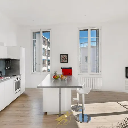 Апартаменти Grand T2 Hausmannien Face A La Gare - Thd Fibre - Park Proche - Clim