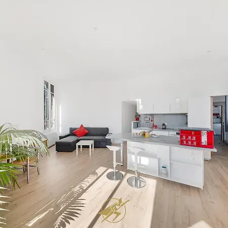 Grand T2 Hausmannien Face à La Gare - Thd Fibre - Park Proche - Clim Apartamento