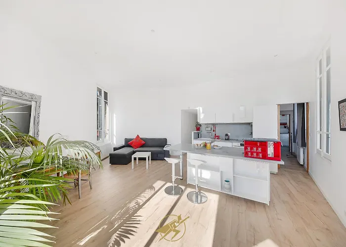 Grand T2 Hausmannien Face A La Gare - Thd Fibre - Park Proche - Clim Апартаменти